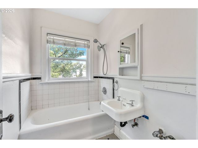 20 Nw 16TH Ave 208, Portland, OR 97209