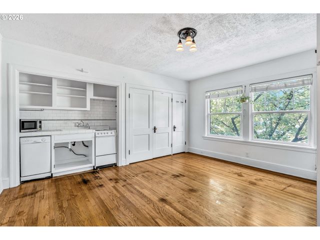 20 Nw 16TH Ave 208, Portland, OR 97209