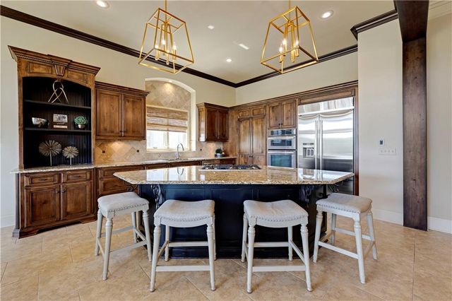 14105 Nicklaus Drive, Overland Park, KS 66223