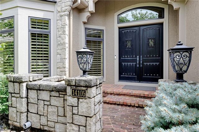 14105 Nicklaus Drive, Overland Park, KS 66223