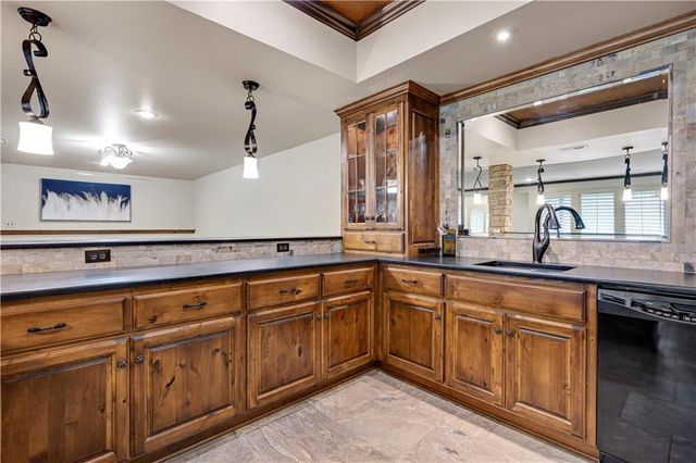 14105 Nicklaus Drive, Overland Park, KS 66223