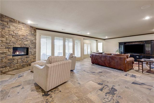 14105 Nicklaus Drive, Overland Park, KS 66223