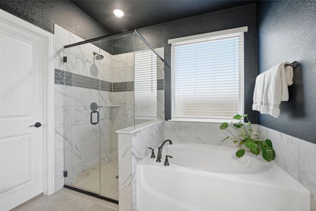 222 Lakewood Lane, Ponder, TX 76259