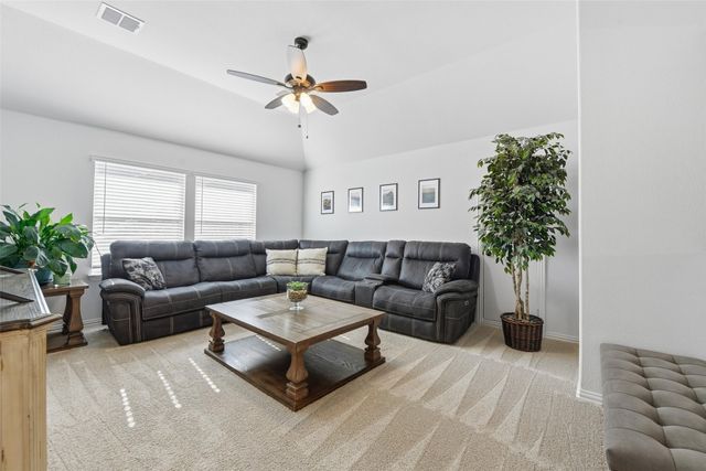 222 Lakewood Lane, Ponder, TX 76259