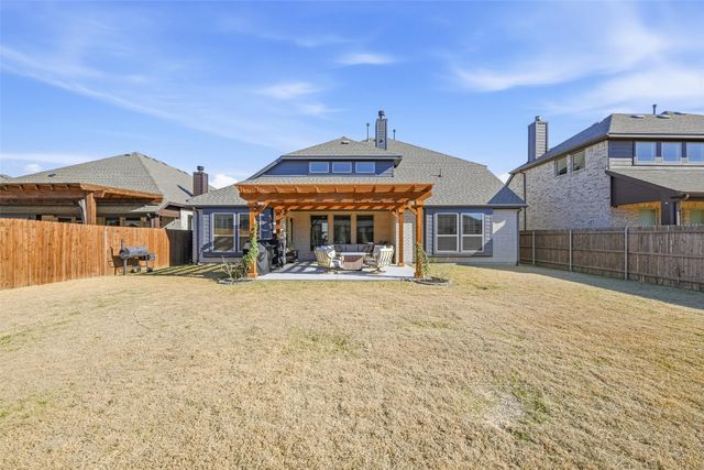 222 Lakewood Lane, Ponder, TX 76259