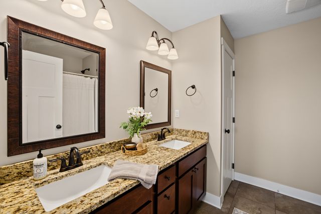 1206 NW Abbie Drive, Ankeny, IA 50023