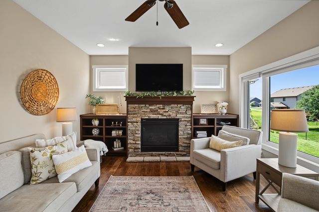 1206 NW Abbie Drive, Ankeny, IA 50023