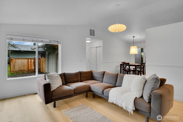 12419 NE 107th Place, Kirkland, WA 98033