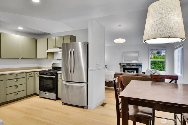 12419 NE 107th Place, Kirkland, WA 98033