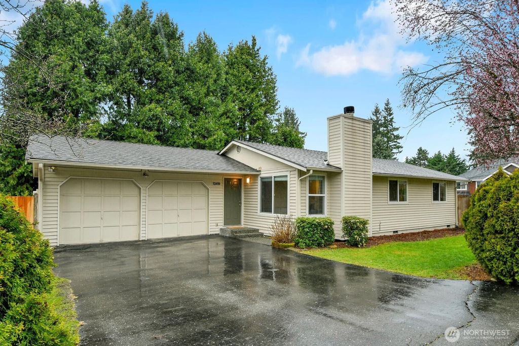 12419 NE 107th Place, Kirkland, WA 98033