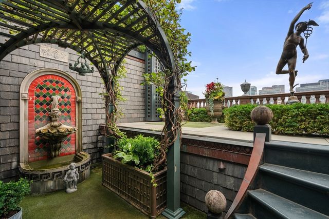 316 Beacon St Penthouse, Boston, MA 02116