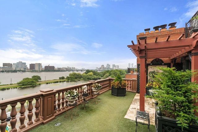 316 Beacon St Penthouse, Boston, MA 02116