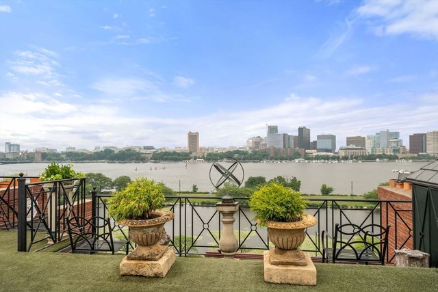 316 Beacon St Penthouse, Boston, MA 02116