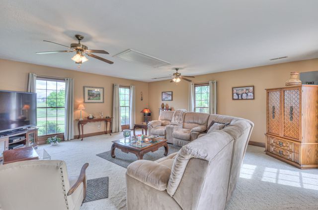 117 Brights Ln, Gallatin, TN 37066