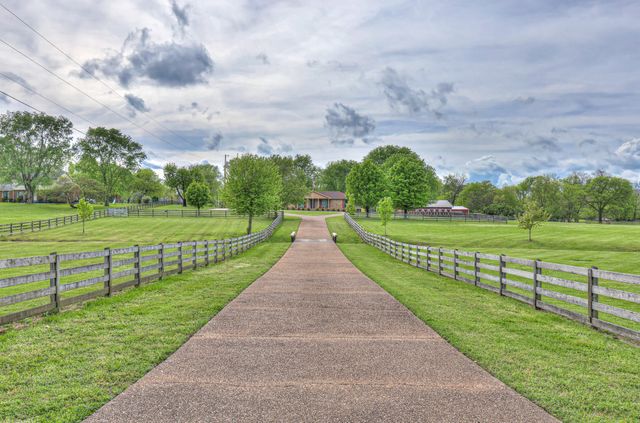 117 Brights Ln, Gallatin, TN 37066