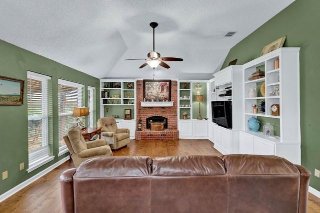 504 Anthony Drive, Euless, TX 76039