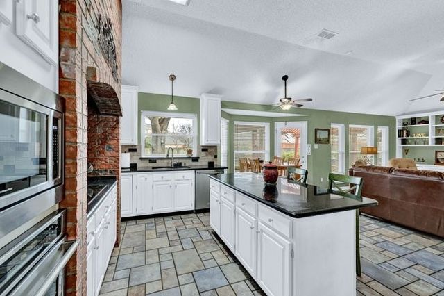 504 Anthony Drive, Euless, TX 76039