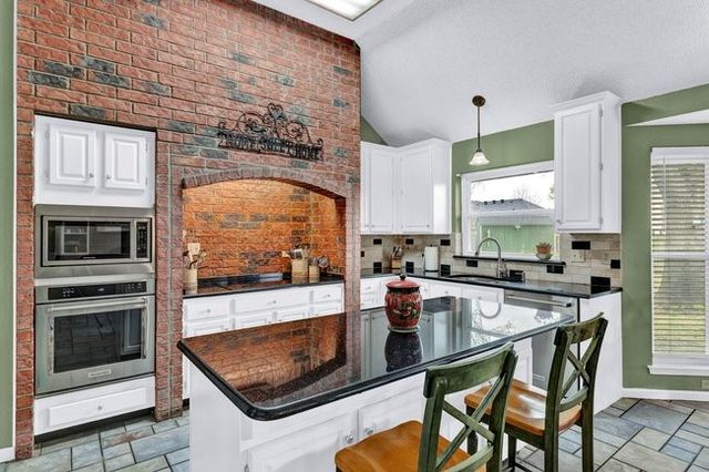 504 Anthony Drive, Euless, TX 76039