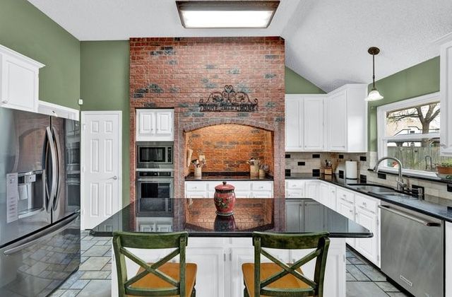 504 Anthony Drive, Euless, TX 76039