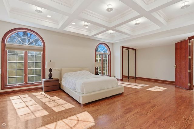 260 Beech Street, Highland Park, IL 60035