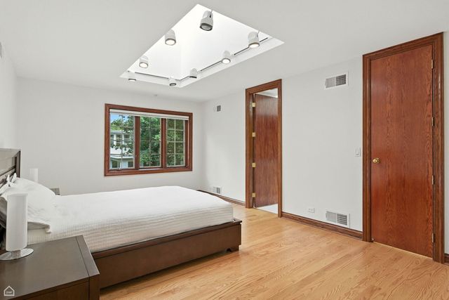 260 Beech Street, Highland Park, IL 60035