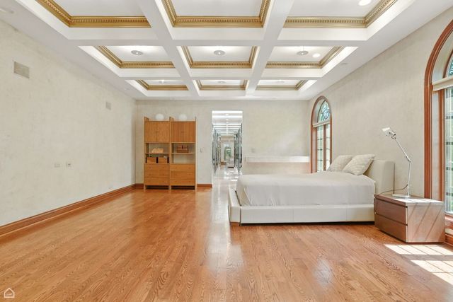 260 Beech Street, Highland Park, IL 60035