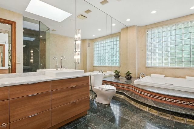 260 Beech Street, Highland Park, IL 60035