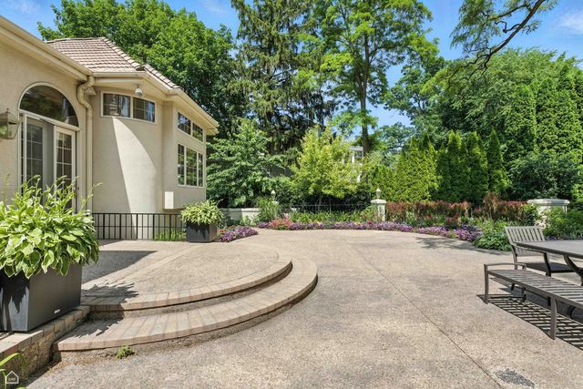 260 Beech Street, Highland Park, IL 60035