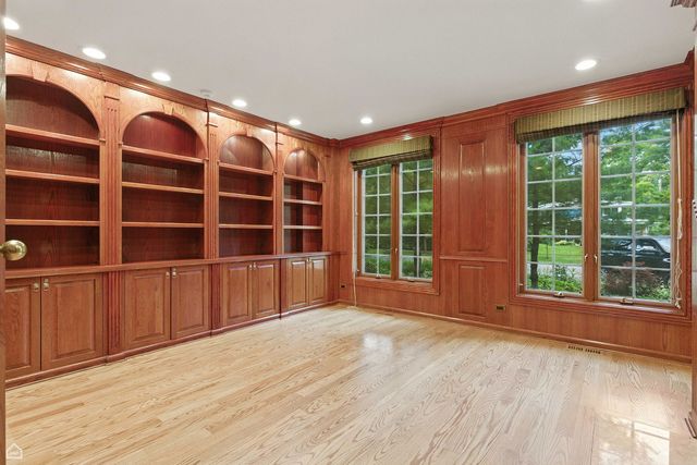 260 Beech Street, Highland Park, IL 60035