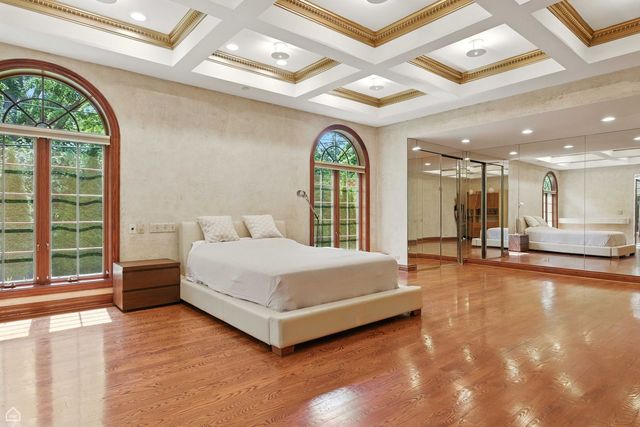 260 Beech Street, Highland Park, IL 60035