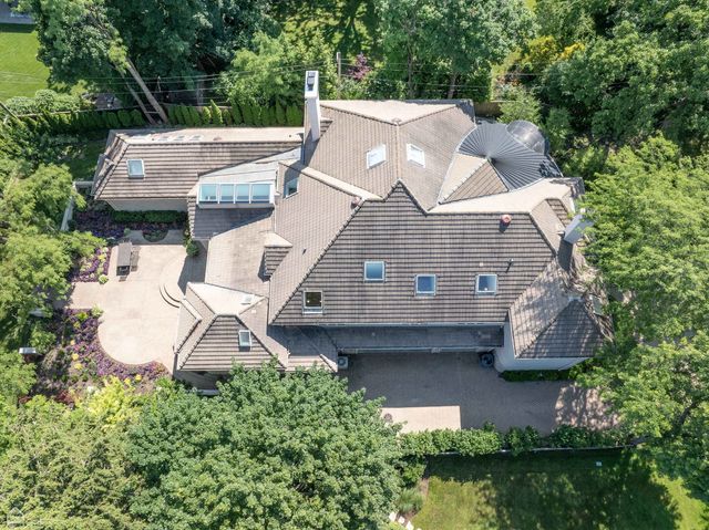 260 Beech Street, Highland Park, IL 60035