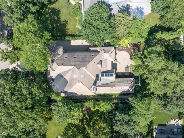 260 Beech Street, Highland Park, IL 60035