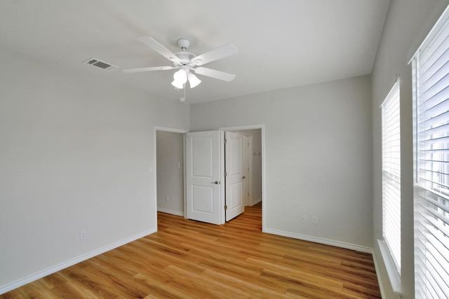 515 War Admiral DR A & B, Jarrell, TX 76537