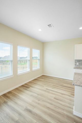 515 War Admiral DR A & B, Jarrell, TX 76537