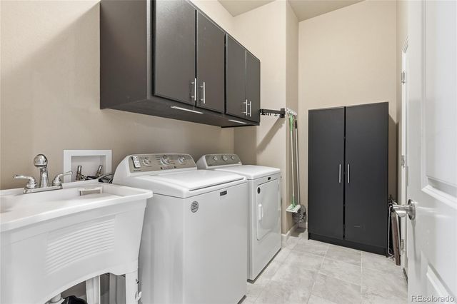 6769 S Old Hammer Court, Aurora, CO 80016