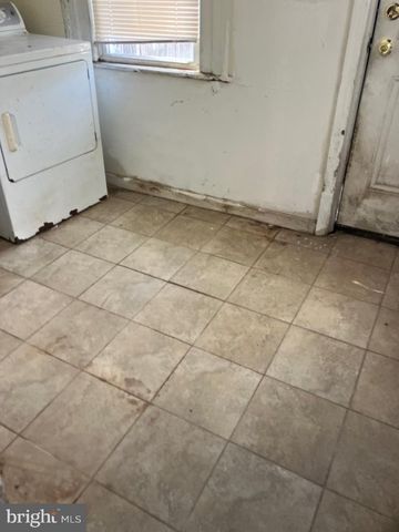 172 W LOUDEN ST, Philadelphia, PA 19120