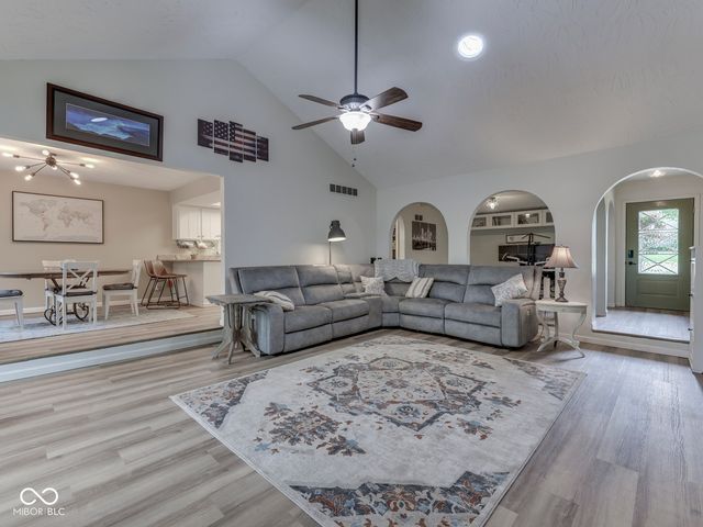 504 Oak Boulevard South Drive, Greenfield, IN 46140