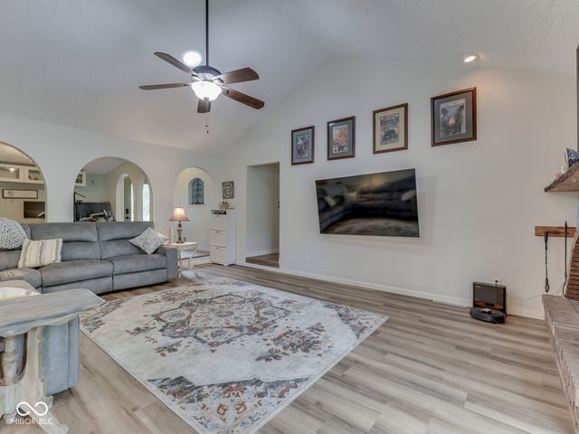 504 Oak Boulevard South Drive, Greenfield, IN 46140