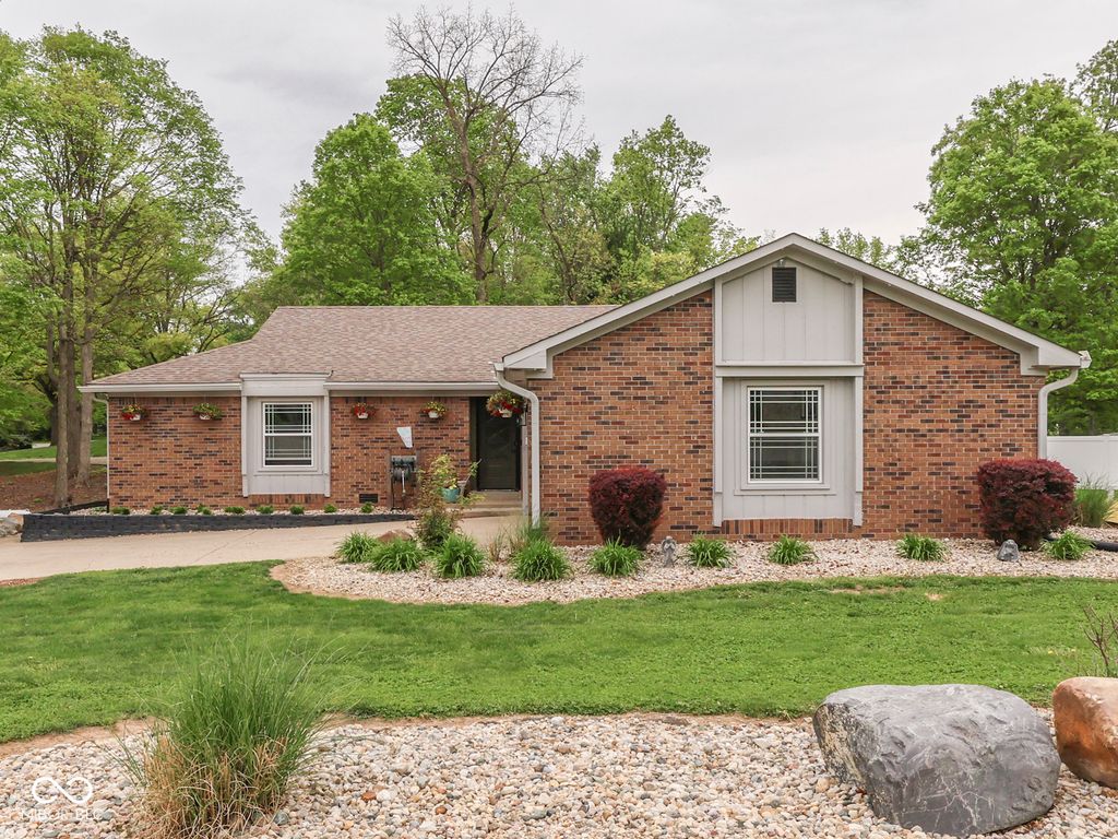 504 Oak Boulevard South Drive, Greenfield, IN 46140