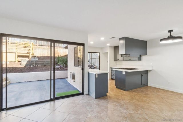 1225 N Broadway 29, Escondido, CA 92026