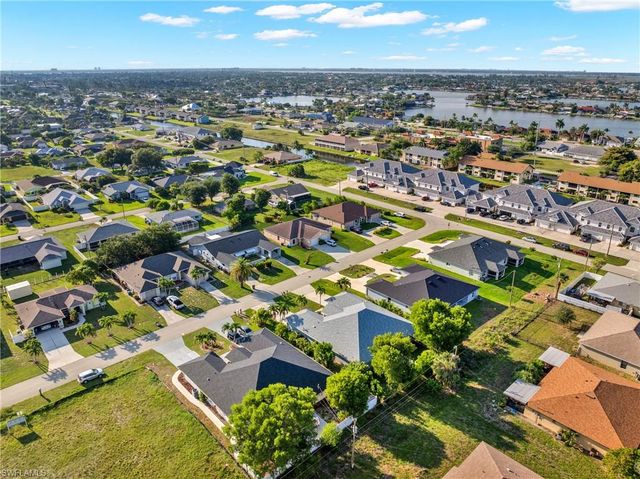 4623 SW 7th PL, Cape Coral, FL 33914