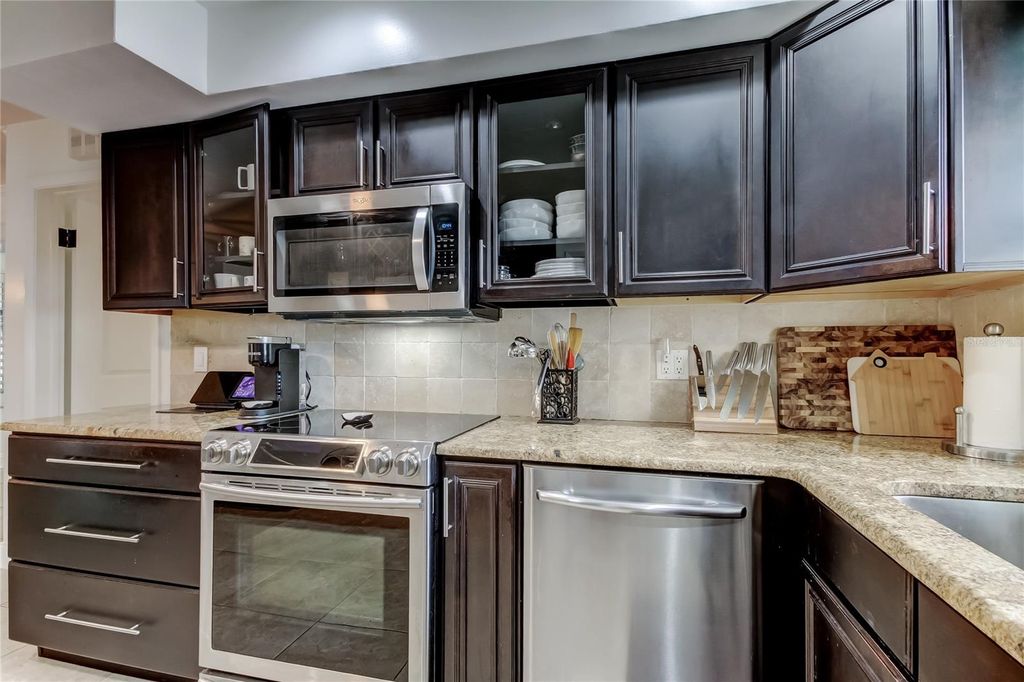 Image 18 of property listing at 1204 SAN DOMINGO COURT, Clearwater, FL 33759