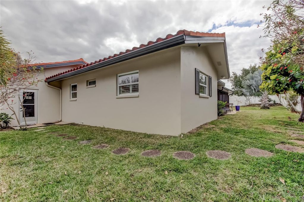 Image 49 of property listing at 1204 SAN DOMINGO COURT, Clearwater, FL 33759