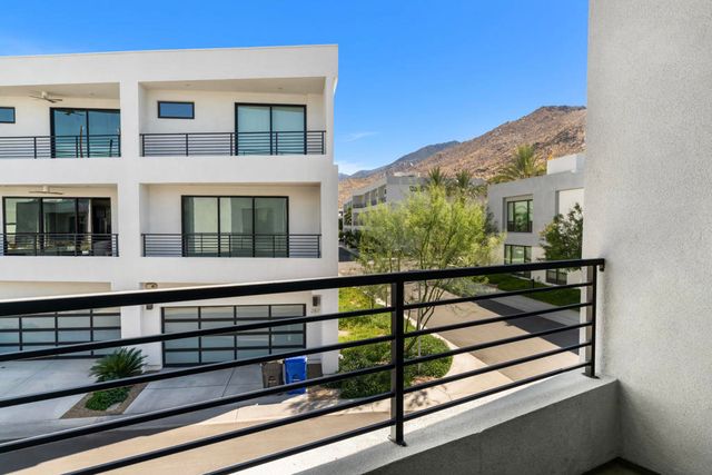 318 Huddle Springs Way, Palm Springs, CA 92264
