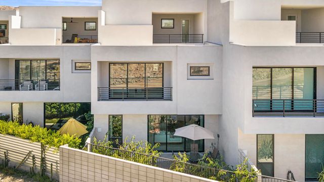 318 Huddle Springs Way, Palm Springs, CA 92264