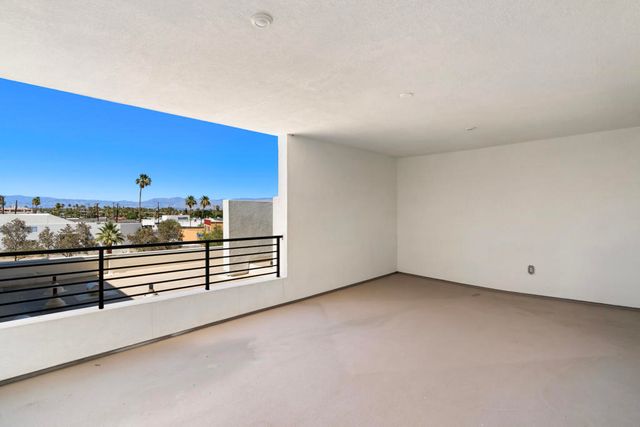 318 Huddle Springs Way, Palm Springs, CA 92264