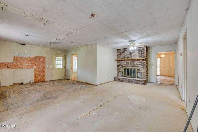 1556 Mill Creek Road, Fall Branch, TN 37656