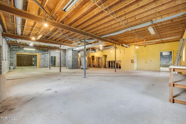 1556 Mill Creek Road, Fall Branch, TN 37656