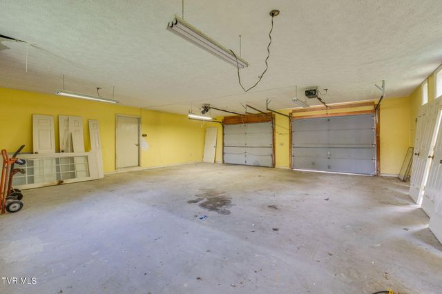 1556 Mill Creek Road, Fall Branch, TN 37656