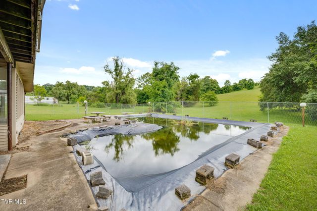 1556 Mill Creek Road, Fall Branch, TN 37656